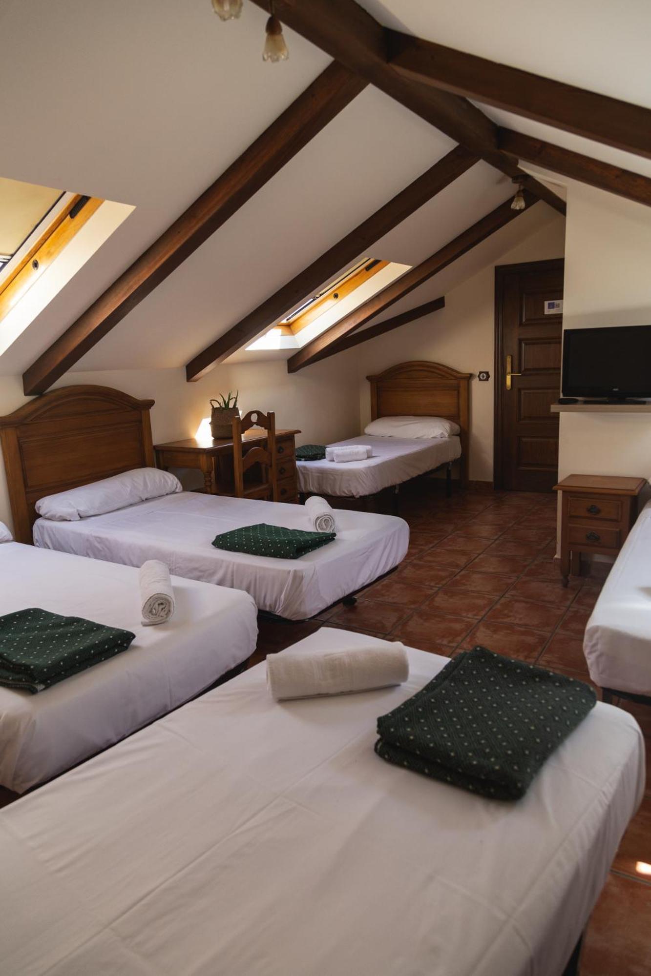 Hostal Corper Навалькарнеро Экстерьер фото